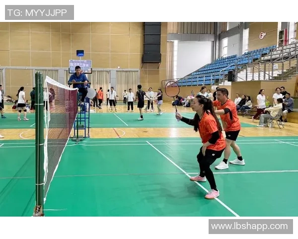 武汉羽毛球队成长之路：一段羽毛球背后的奋斗与坚持故事