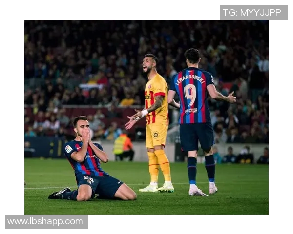 尤文图斯与巴萨巅峰对决海报展现激情与荣耀的足球盛宴