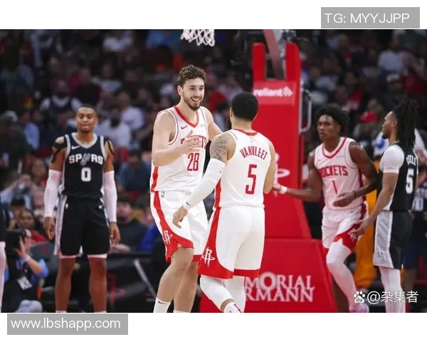 火箭与马刺季前赛对决回顾精彩瞬间与球员表现分析