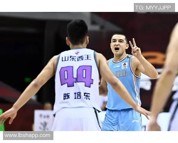 西热力江的篮球之路与新疆队的辉煌历程探秘