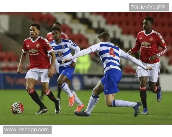 雷丁主场迎战威科姆期待精彩对决双方争夺宝贵积分的关键战役 雷丁主场迎战威科姆期待精彩对决双方争夺宝贵积分的关键战役