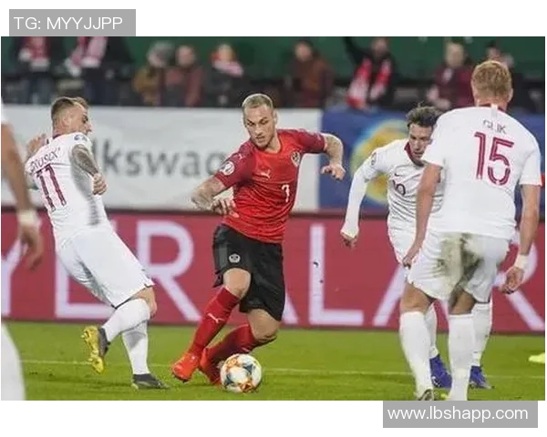 马丁内斯的传奇之路:从默默无闻到全球瞩目的足球巨星 马丁内斯的传奇之路:从默默无闻到全球瞩目的足球巨星