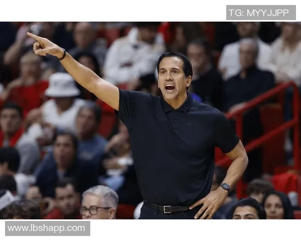 2011年圣诞大战热火与小牛的激烈对决回顾与精彩瞬间分析 2011年圣诞大战热火与小牛的激烈对决回顾与精彩瞬间分析